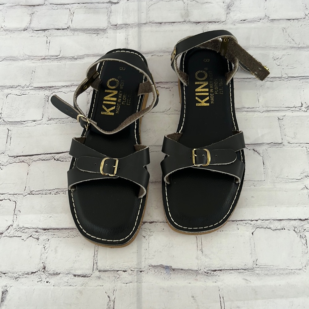 NWOT Kino leather sandals size 8